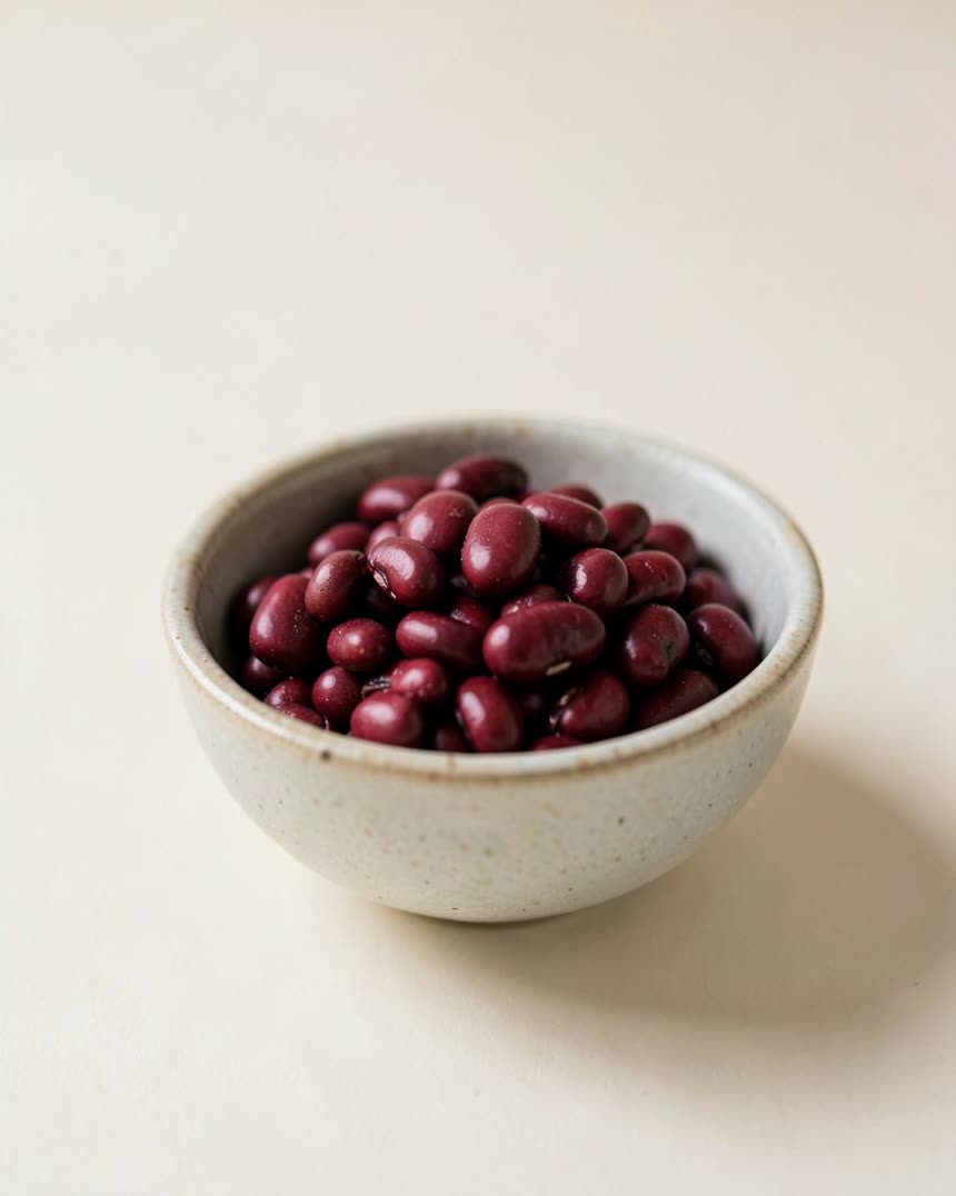 Kidney beans, canned on a light neutral background